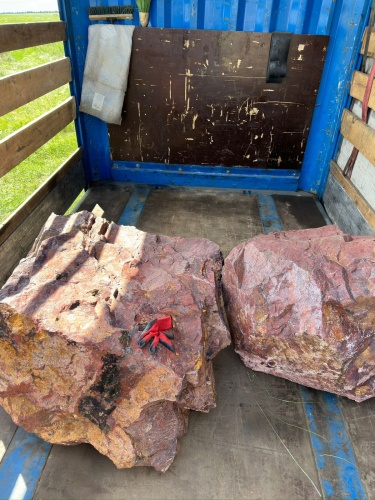 Ландшафтные глыбы красно-фиолетовые 200-1000 килограмм купить в Бронницах