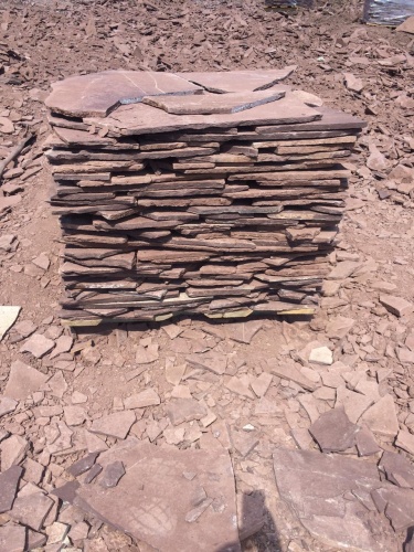 Плитняк лемезит бордовый для цоколя 1,5-2 см купить в Бронницах