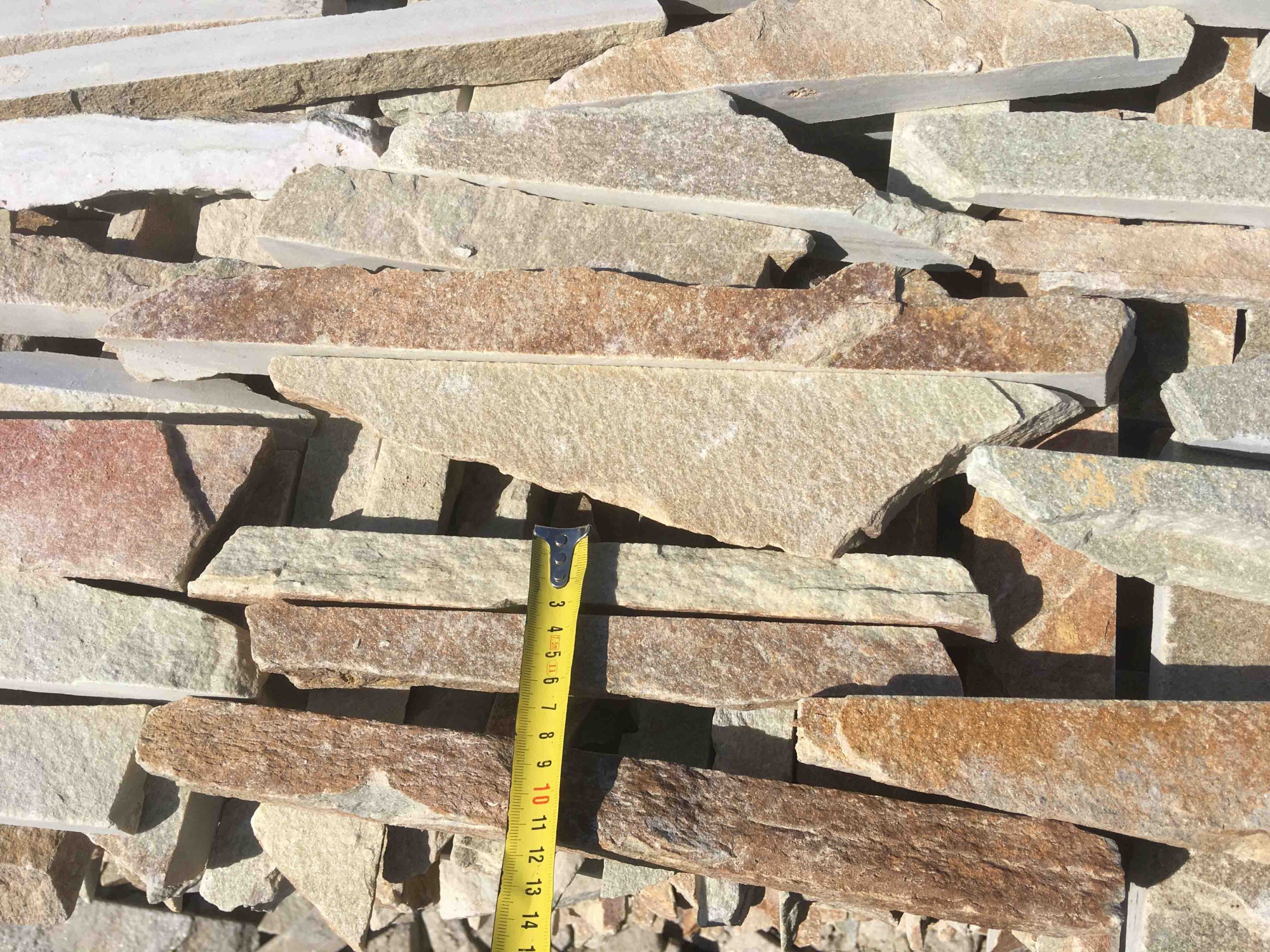 Горбушка златолит золотистый для облицовки купить в Бронницах