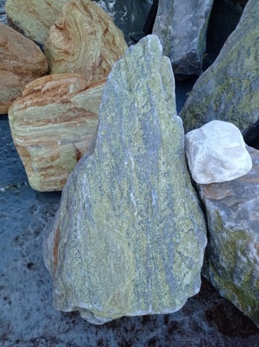 Златолит жёлтый, жёлто-зелёный глыбки и валуны для ланшафтного дизайна купить в Бронницах