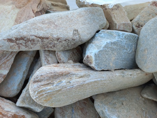 Златолит жёлтый, жёлто-зелёный глыбки и валуны для ланшафтного дизайна купить в Бронницах