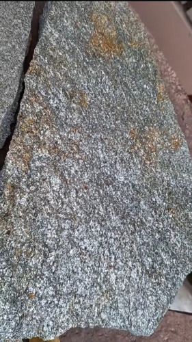 Плитняк златолит серебристый для цоколя, отмостки купить в Бронницах