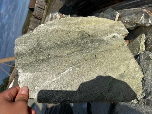 Плитняк златолит зелёный для цоколя, отмостки купить в Бронницах