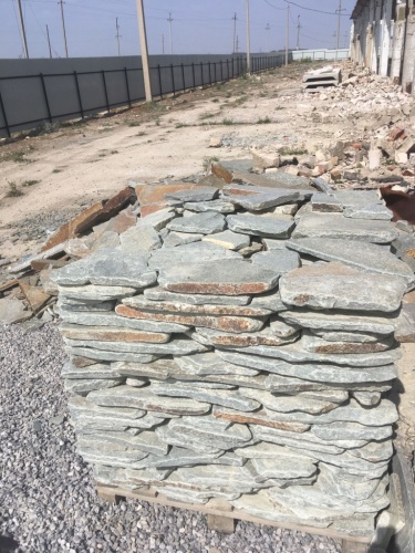 Златолит серебристый галтованный для лестниц купить в Бронницах