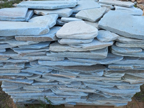 Плитняк златолит зелёный галтованный для цоколя купить в Бронницах