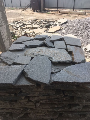 Златолит серебристый галтованный для лестниц купить в Бронницах